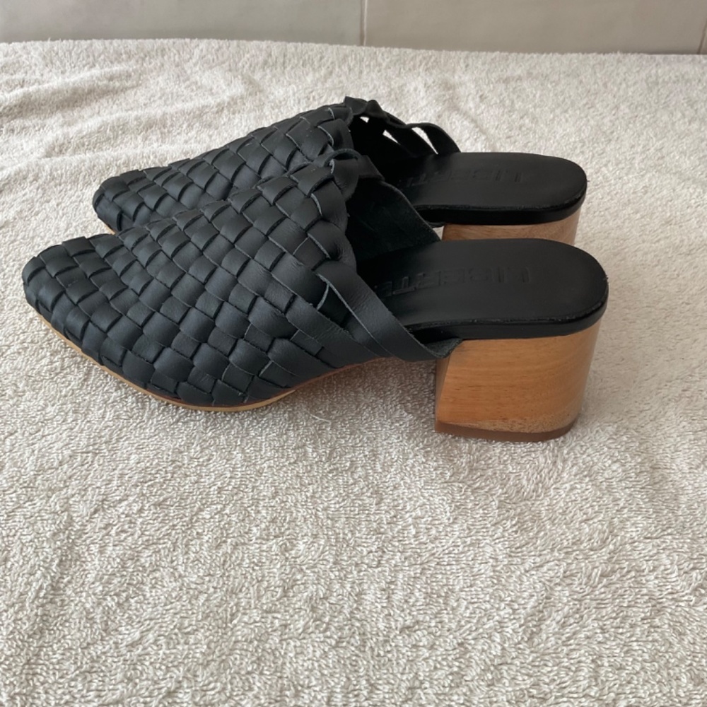Liberte leather woven mules NWOT - Picture 2 of 7